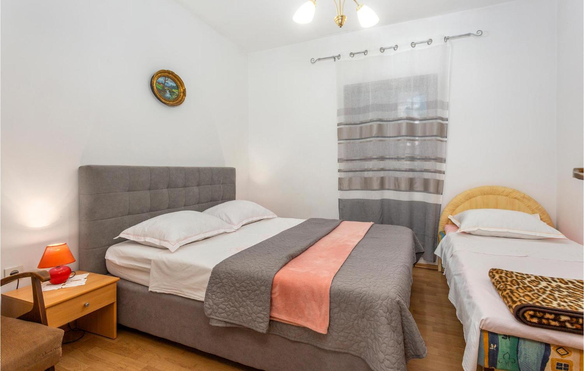 Beautiful Apartment In Malinska With Wifi Exterior foto